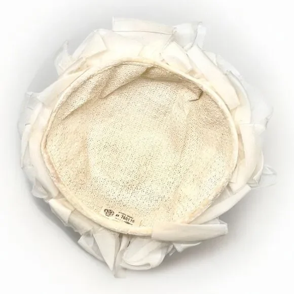 Vintage 1960s Union Made Cream Pillbox Hat Floral Petal Cocktail Church Derby - Picture 12 of 13